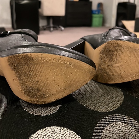 Like New!! BCBG, Max Azaria size 9 Black leather platform boot!! - Picture 2 of 3